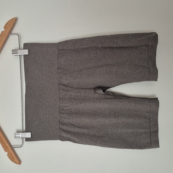 NVGTN Women's Athletic Shorts in Gray Wide Waistband Size Small - Picture 3 of 4